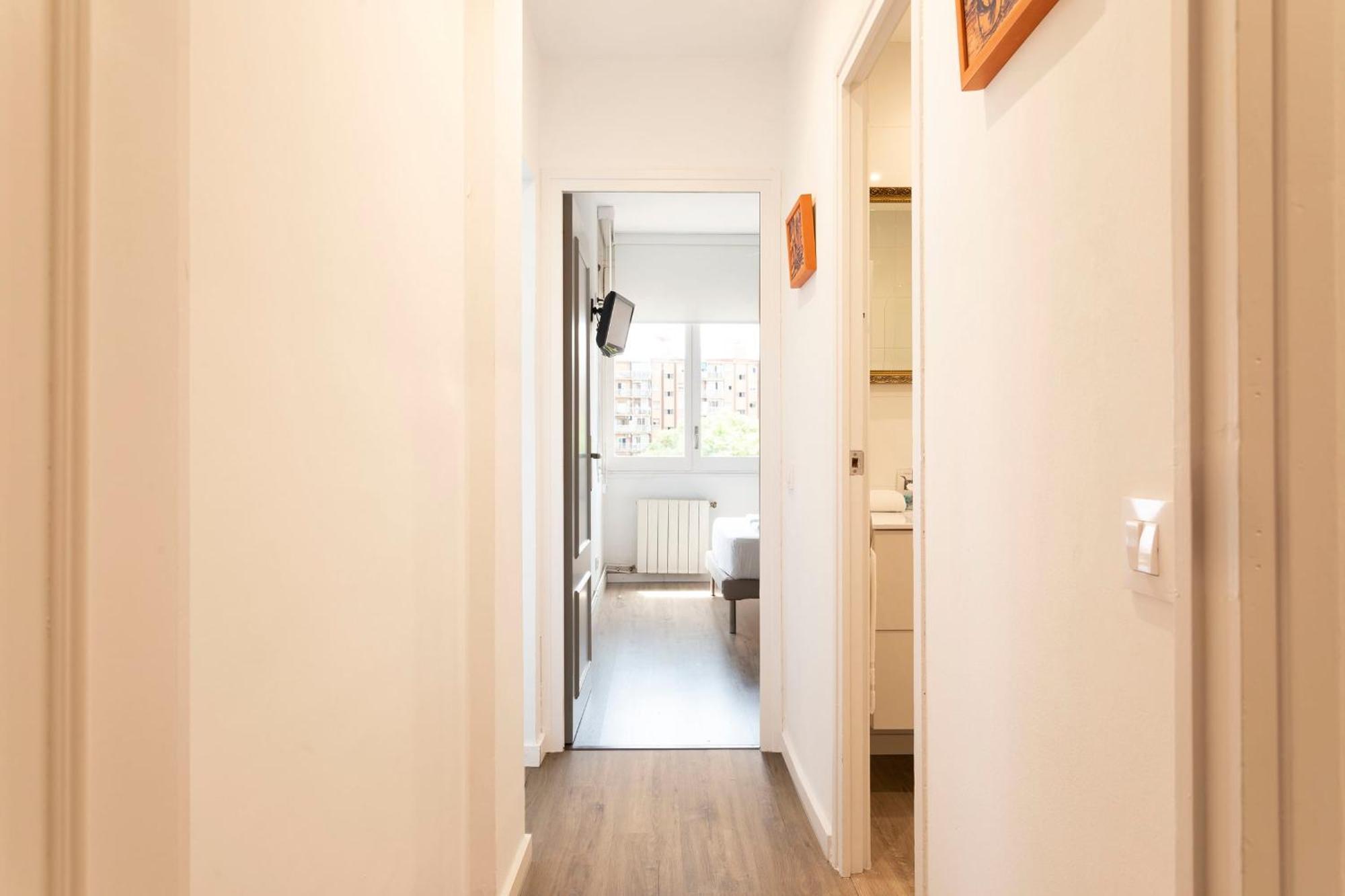 Cozy Apartment Near Fira Gran Via With Ac L'Hospitalet de Llobregat Buitenkant foto