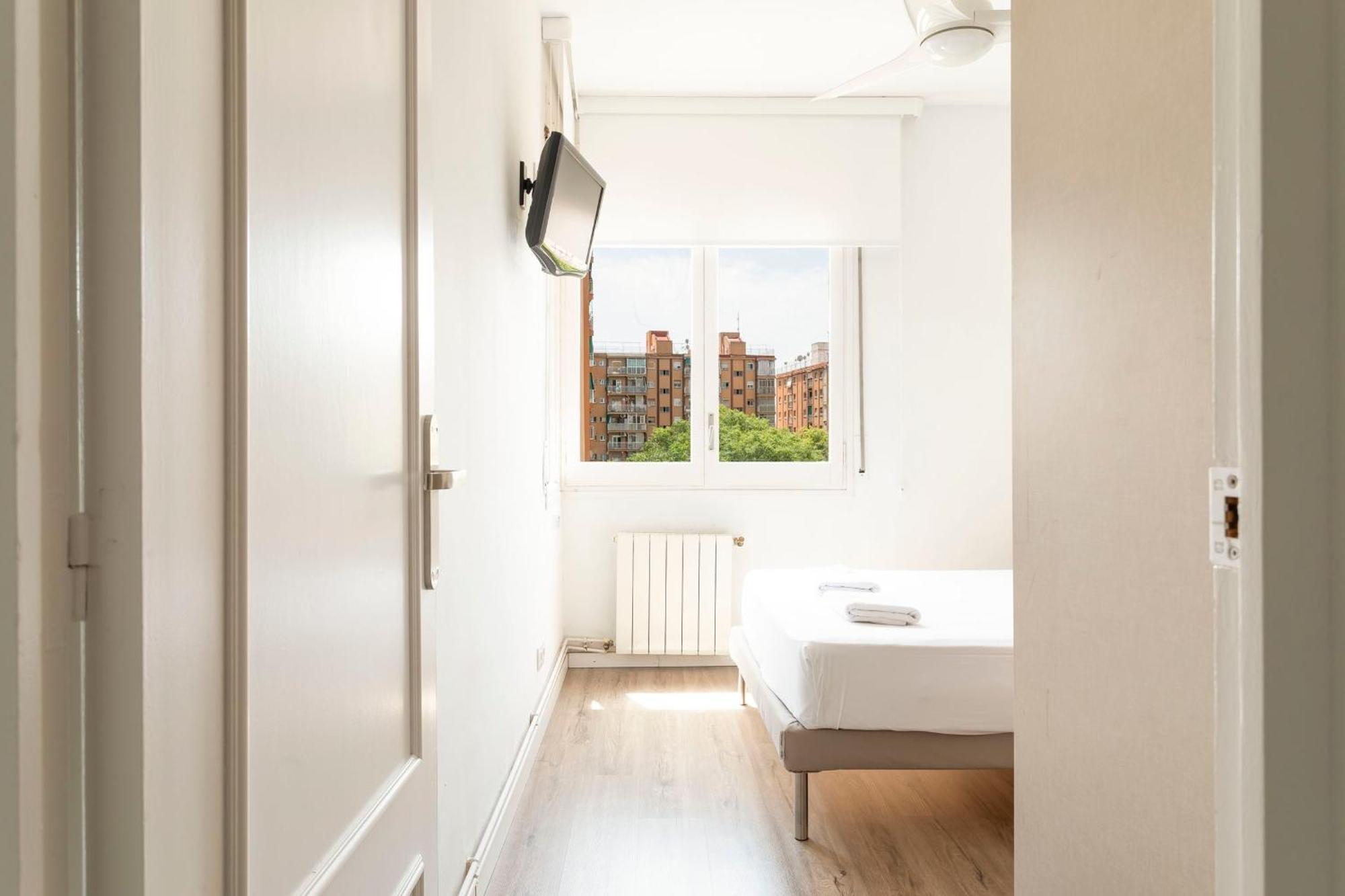 Cozy Apartment Near Fira Gran Via With Ac L'Hospitalet de Llobregat Buitenkant foto