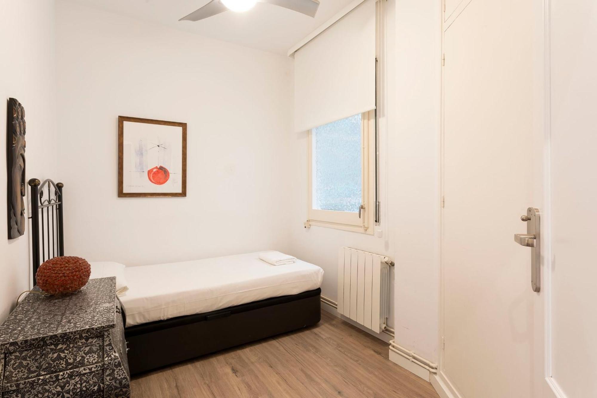 Cozy Apartment Near Fira Gran Via With Ac L'Hospitalet de Llobregat Buitenkant foto
