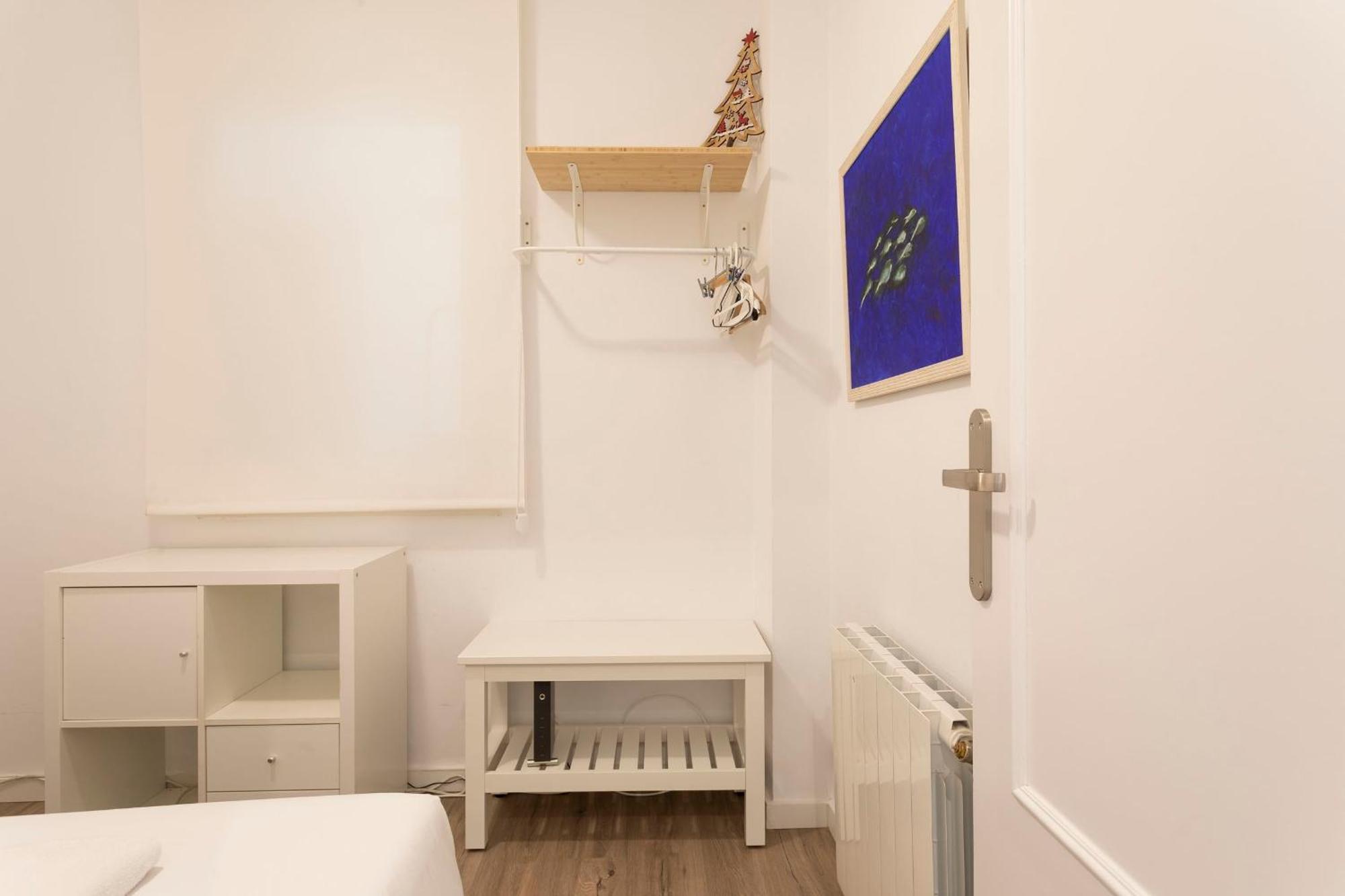 Cozy Apartment Near Fira Gran Via With Ac L'Hospitalet de Llobregat Buitenkant foto