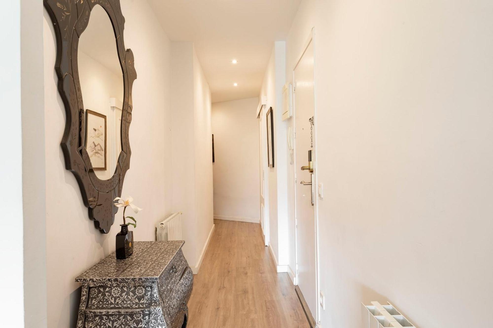 Cozy Apartment Near Fira Gran Via With Ac L'Hospitalet de Llobregat Buitenkant foto