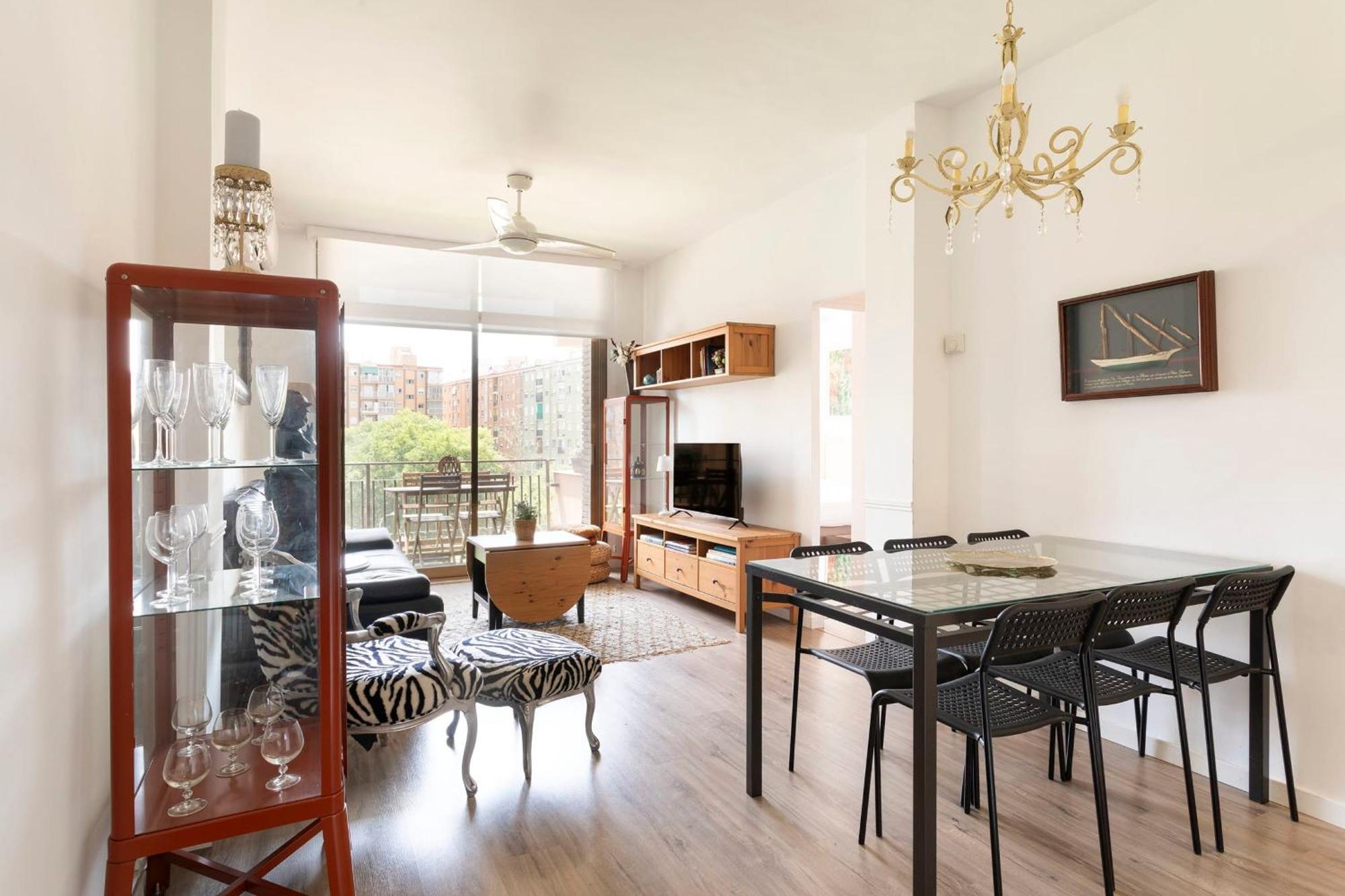 Cozy Apartment Near Fira Gran Via With Ac L'Hospitalet de Llobregat Buitenkant foto