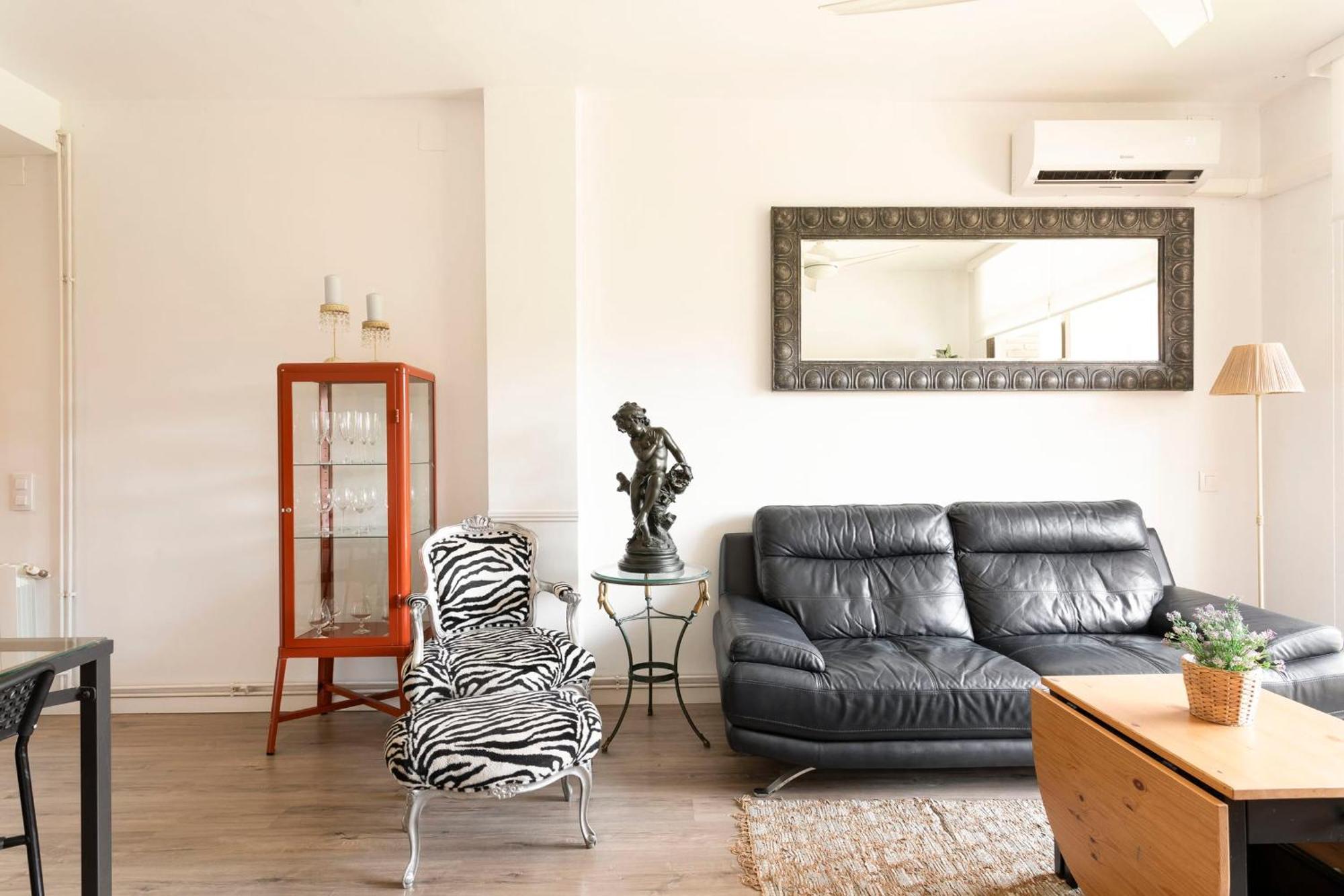 Cozy Apartment Near Fira Gran Via With Ac L'Hospitalet de Llobregat Buitenkant foto