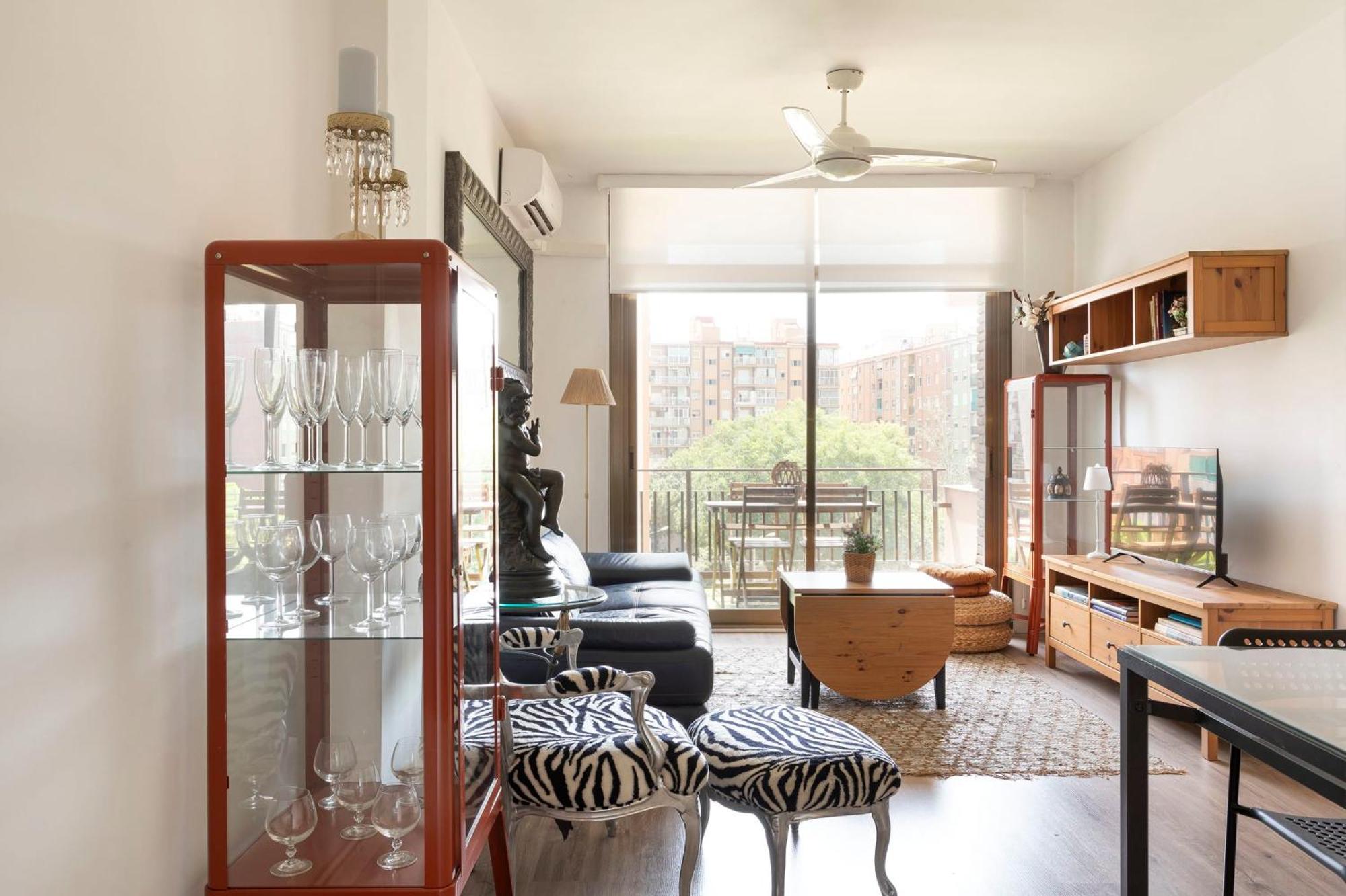 Cozy Apartment Near Fira Gran Via With Ac L'Hospitalet de Llobregat Buitenkant foto
