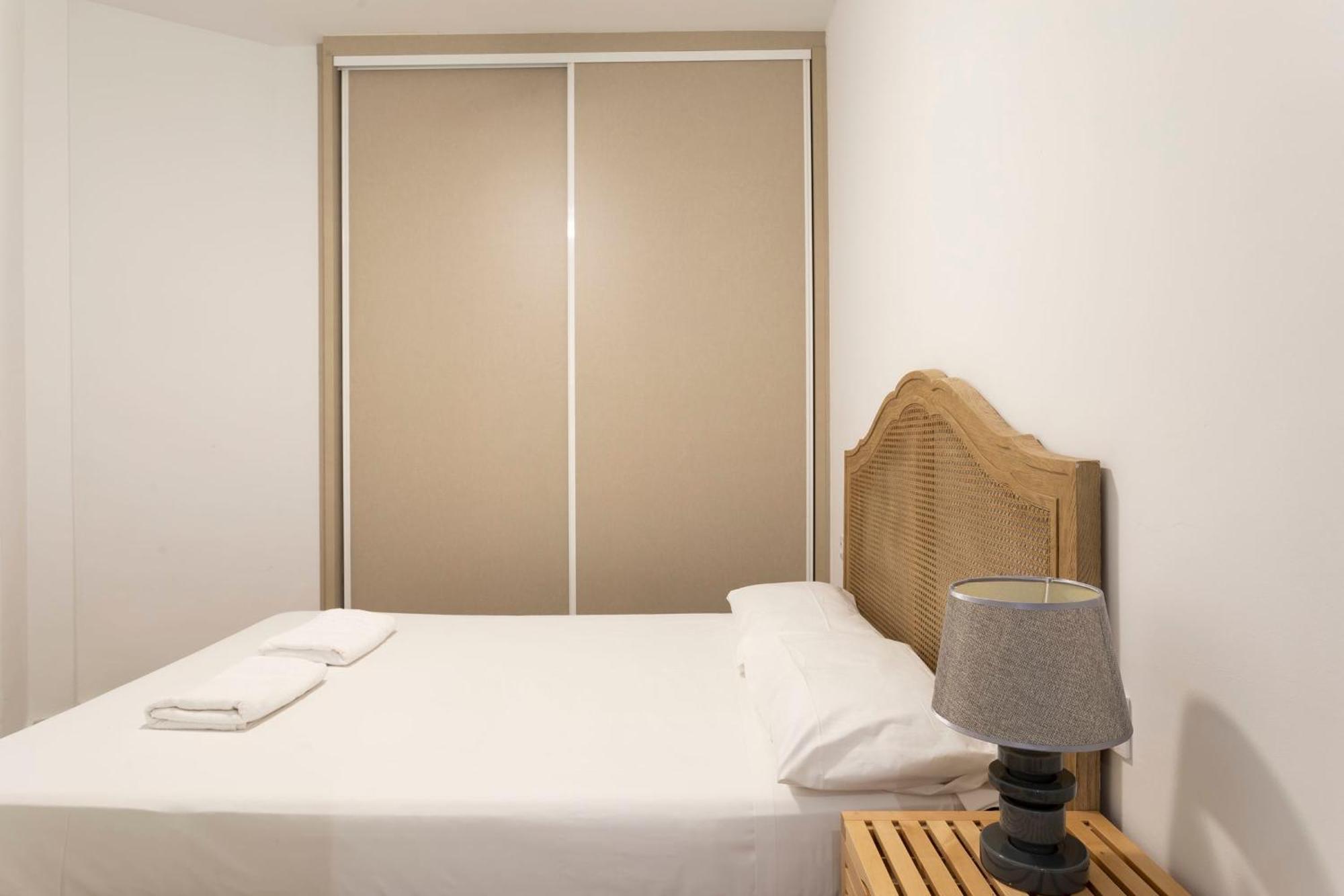 Cozy Apartment Near Fira Gran Via With Ac L'Hospitalet de Llobregat Buitenkant foto